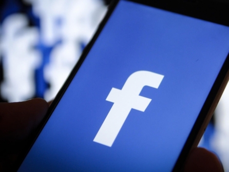 Facebook разрешит рекламировать крипту