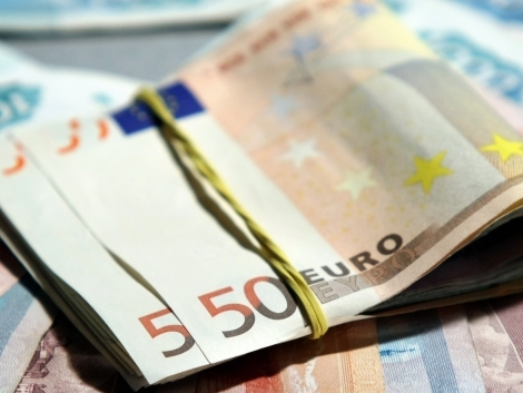 ЕС отказывается от доллара