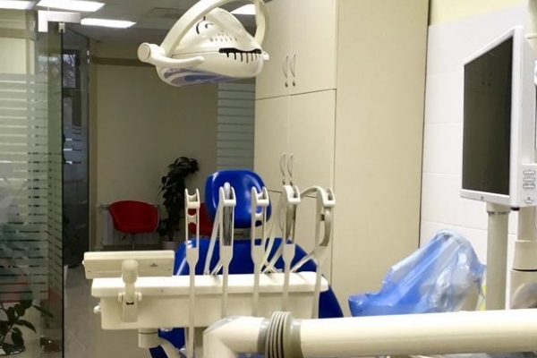 Действующая стоматология на 4 кабинета